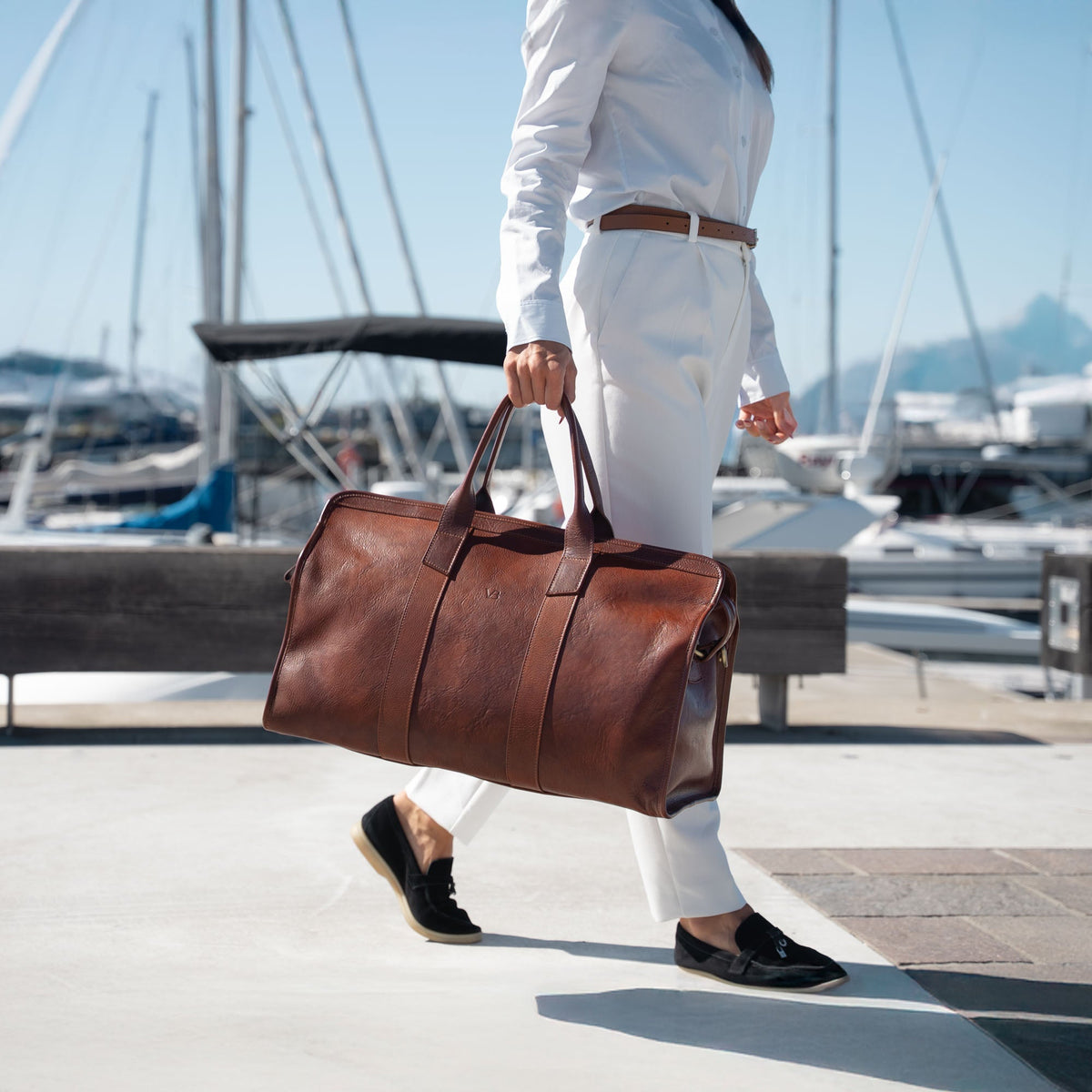 Women’s Leather Weekender Bag